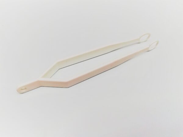 WHITE PLASTIC EGG TWEEZERS