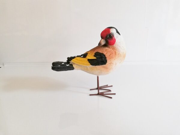 Goldfinch ornament A head facing back