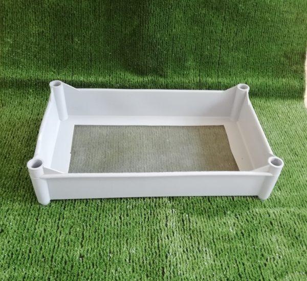 plastic worm tray with mesh bottom