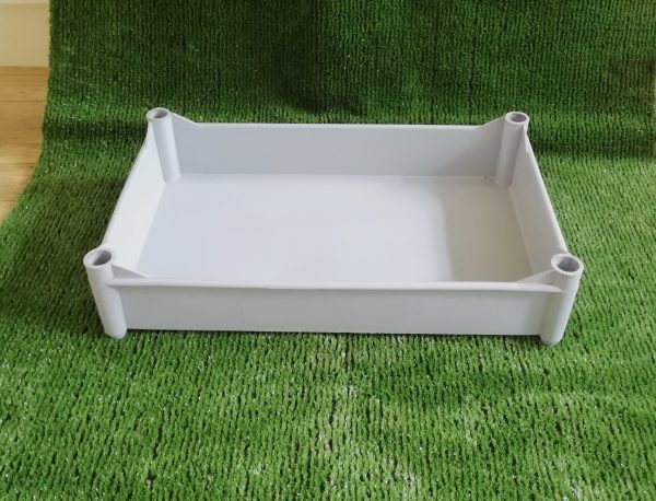 Plastic live worm tray